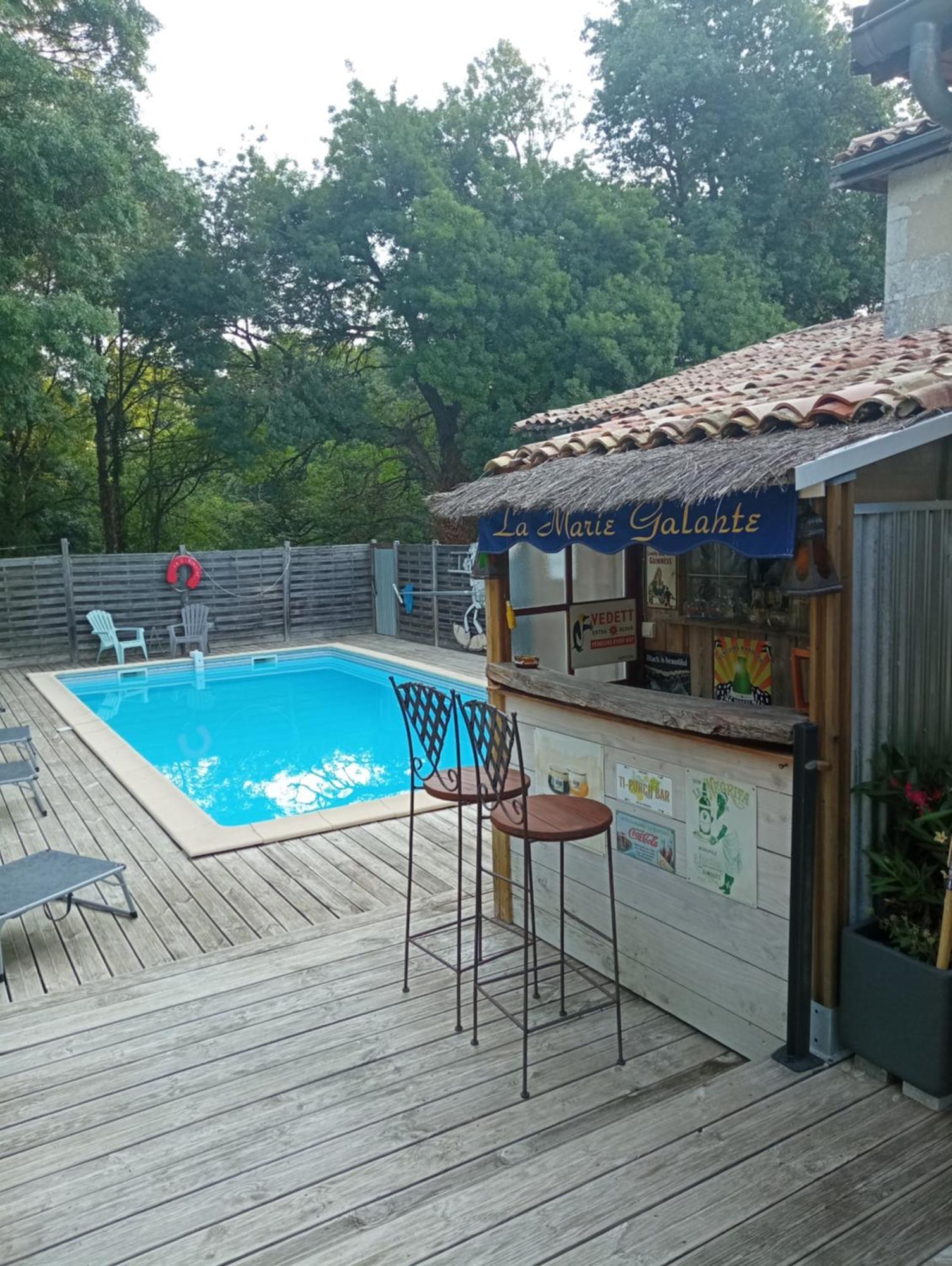 Bed and Breakfast La Girondine Galgon Экстерьер фото