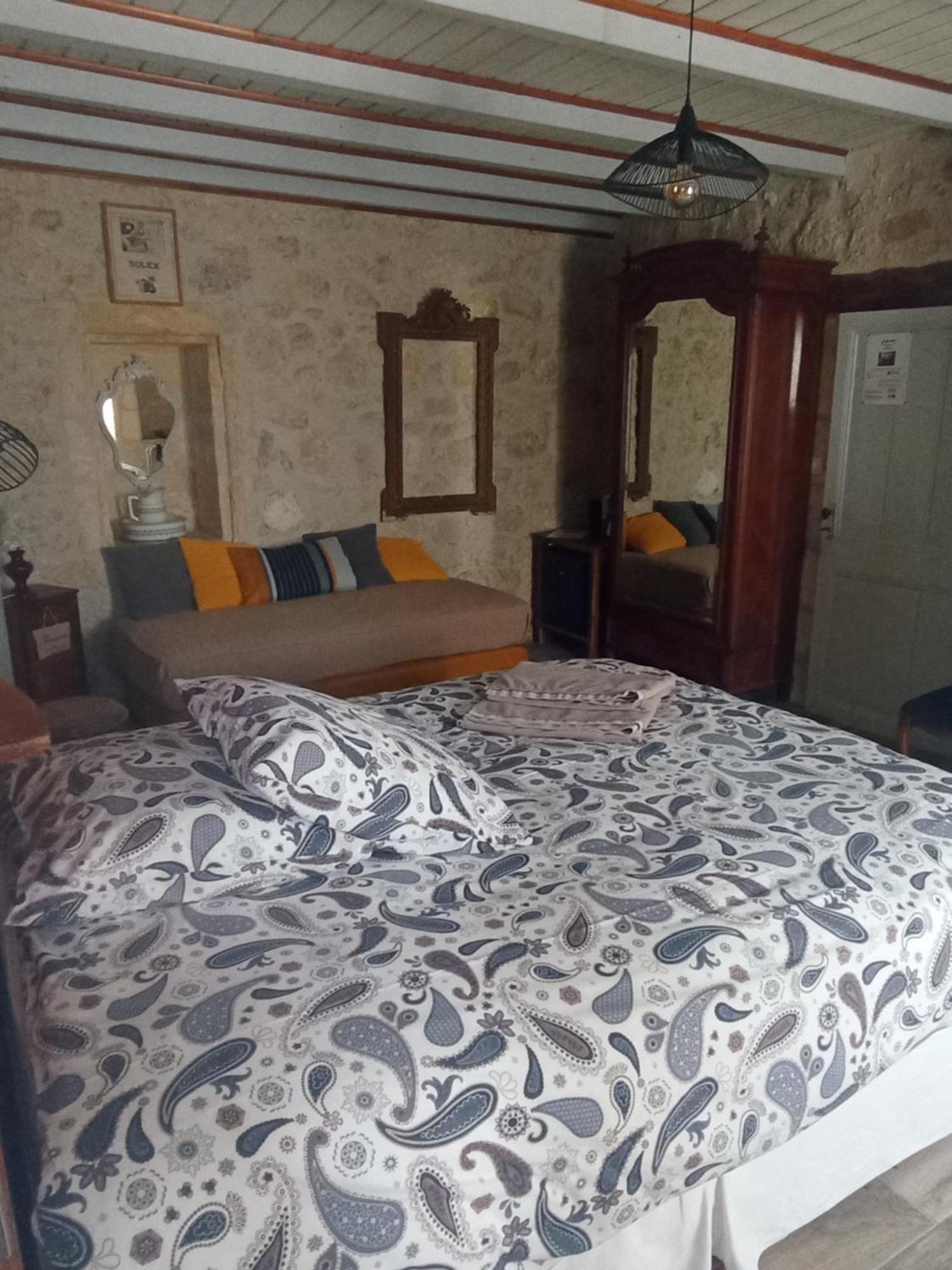 Bed and Breakfast La Girondine Galgon Экстерьер фото