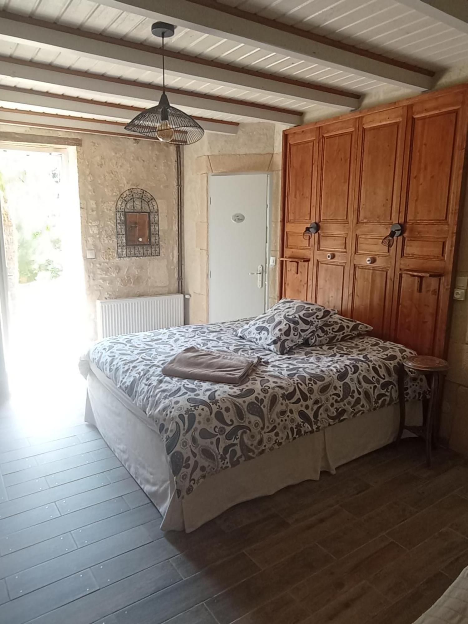 Bed and Breakfast La Girondine Galgon Экстерьер фото