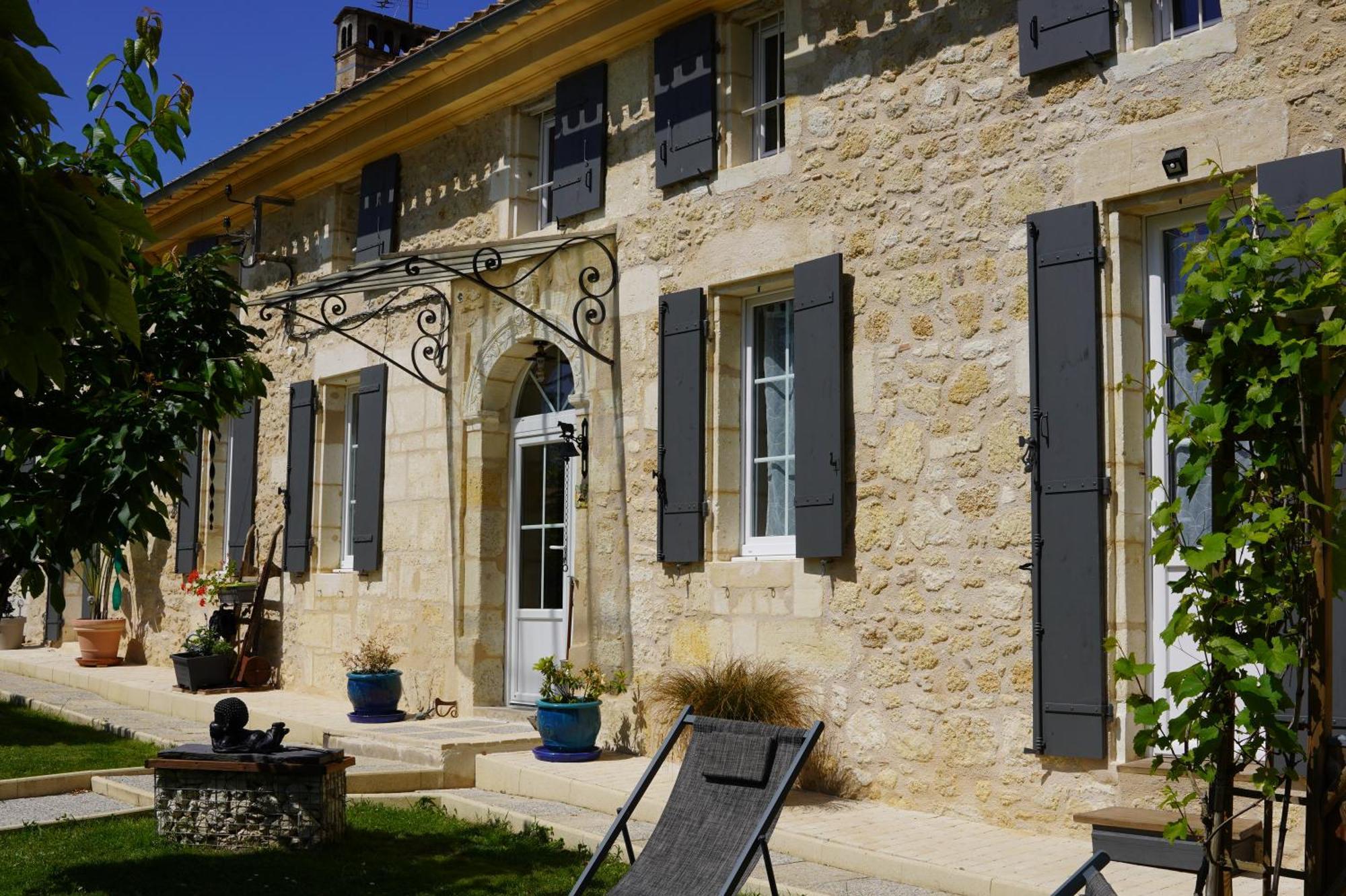 Bed and Breakfast La Girondine Galgon Экстерьер фото
